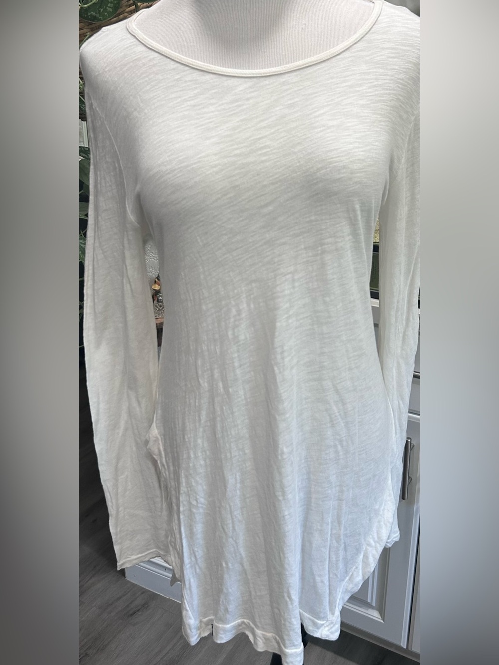 Errant Womens White Long Sleeve Open Back Tunic Top Slit Hem Size M
